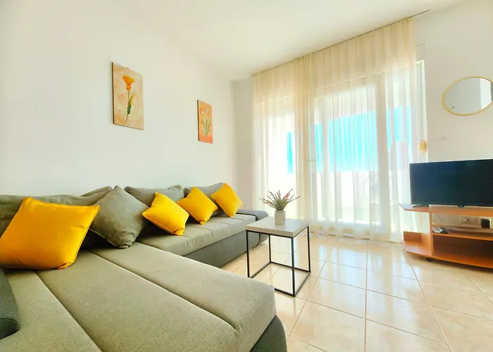 With Shared Pool Appartement *