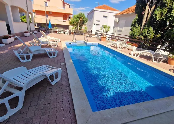 With Shared Pool Appartement